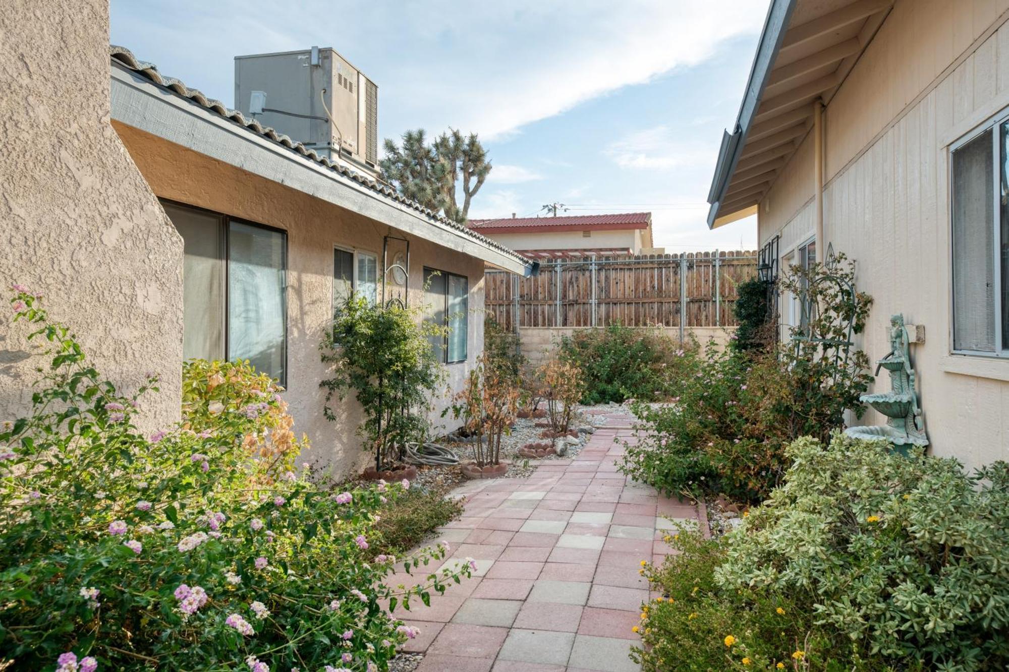 Archie By Avantstay Desert Retreat W Courtyard Edge Of Joshua Tree Юка Вали Екстериор снимка