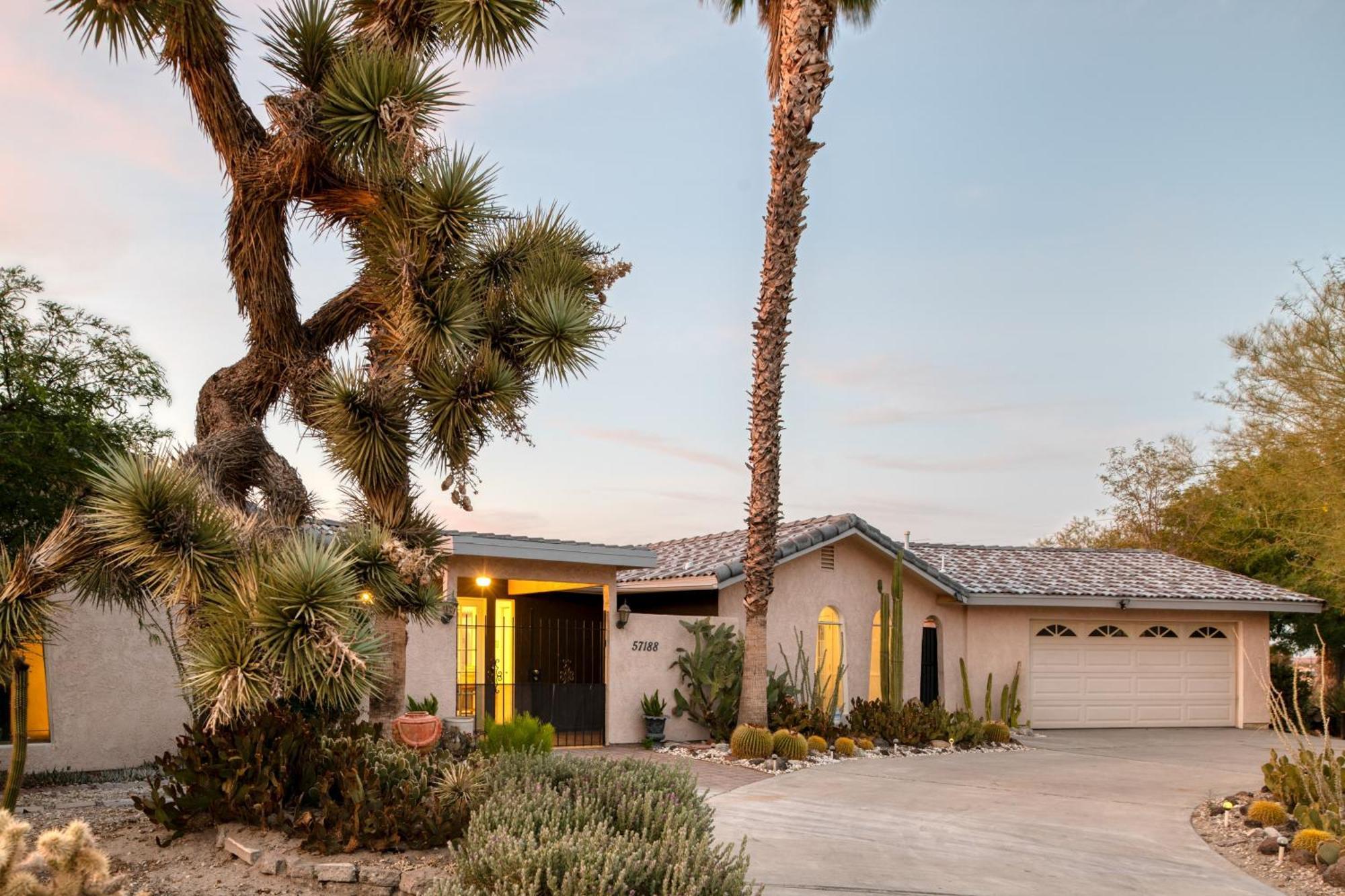 Archie By Avantstay Desert Retreat W Courtyard Edge Of Joshua Tree Юка Вали Екстериор снимка
